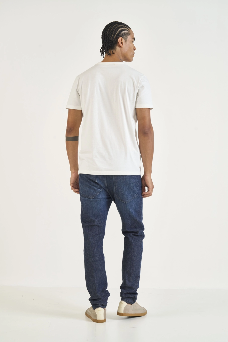 Camiseta Slim Com Estampa Frontal Off Shell