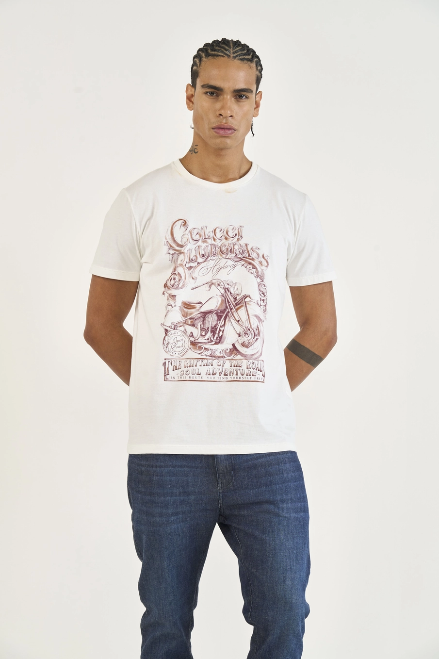 Camiseta Slim Com Estampa Frontal Off Shell