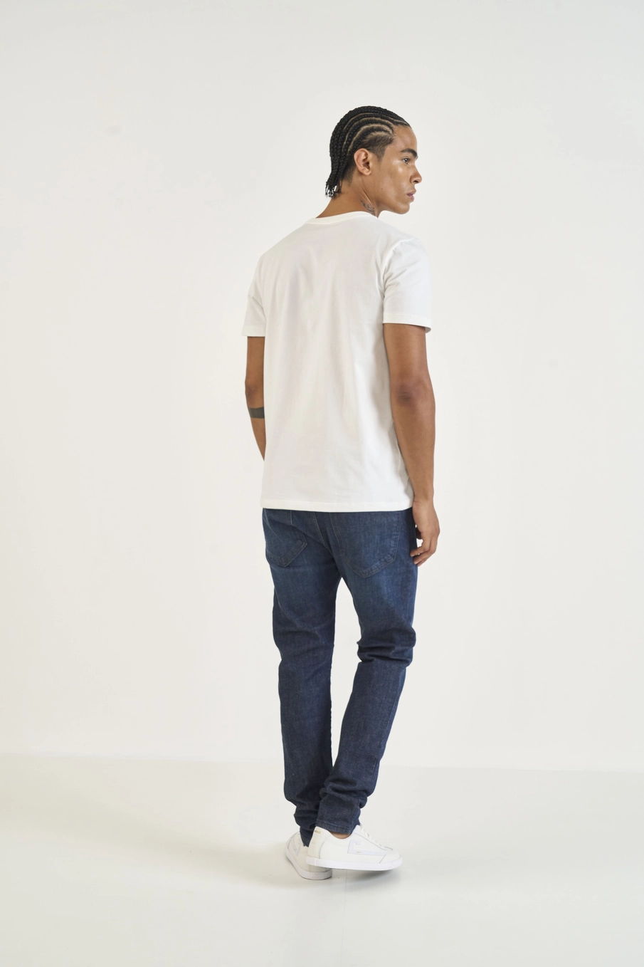 Camiseta Slim Com Detalhe Em Estampa Off Shell