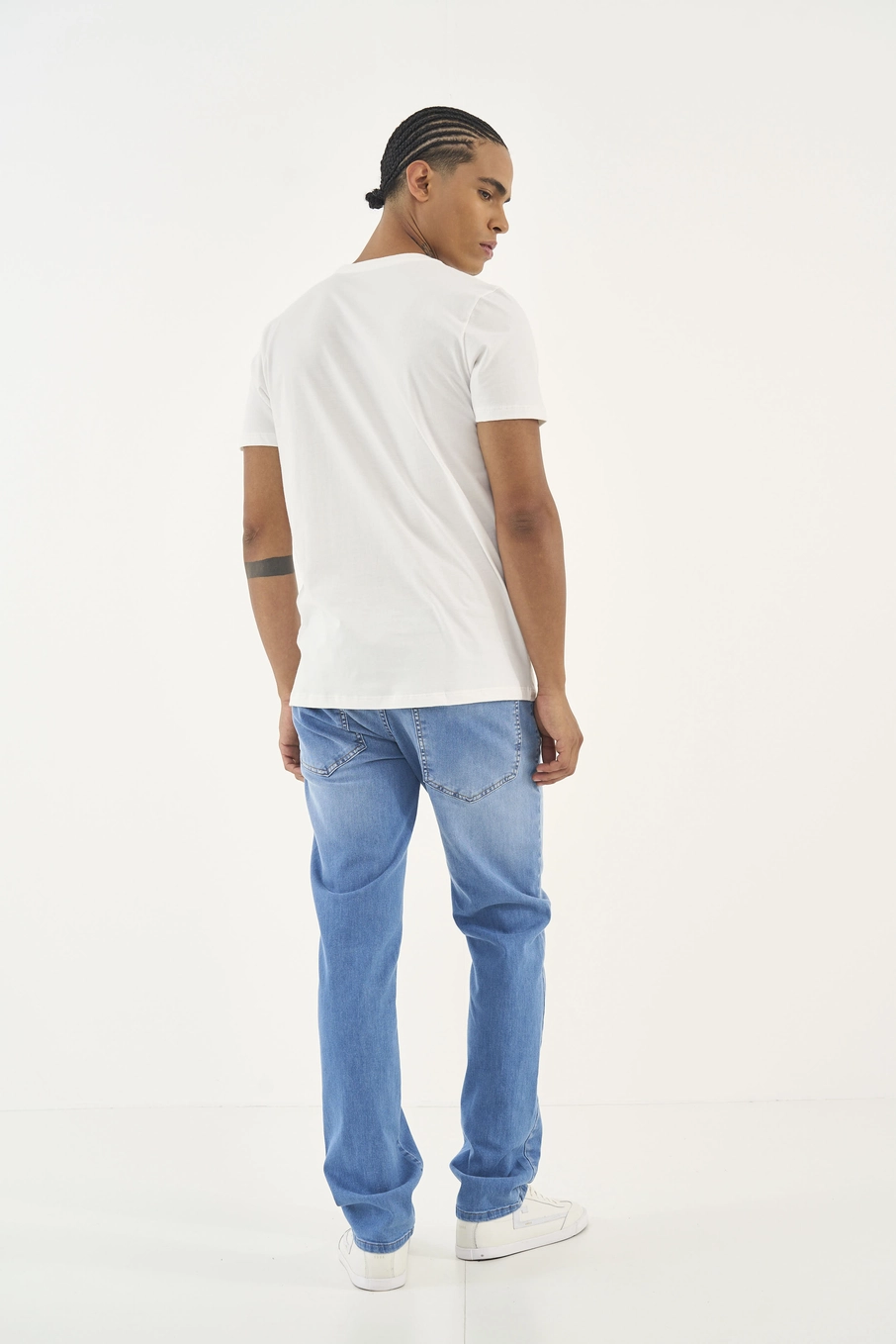 Camiseta Slim Com Detalhe Em Estampa Off Shell