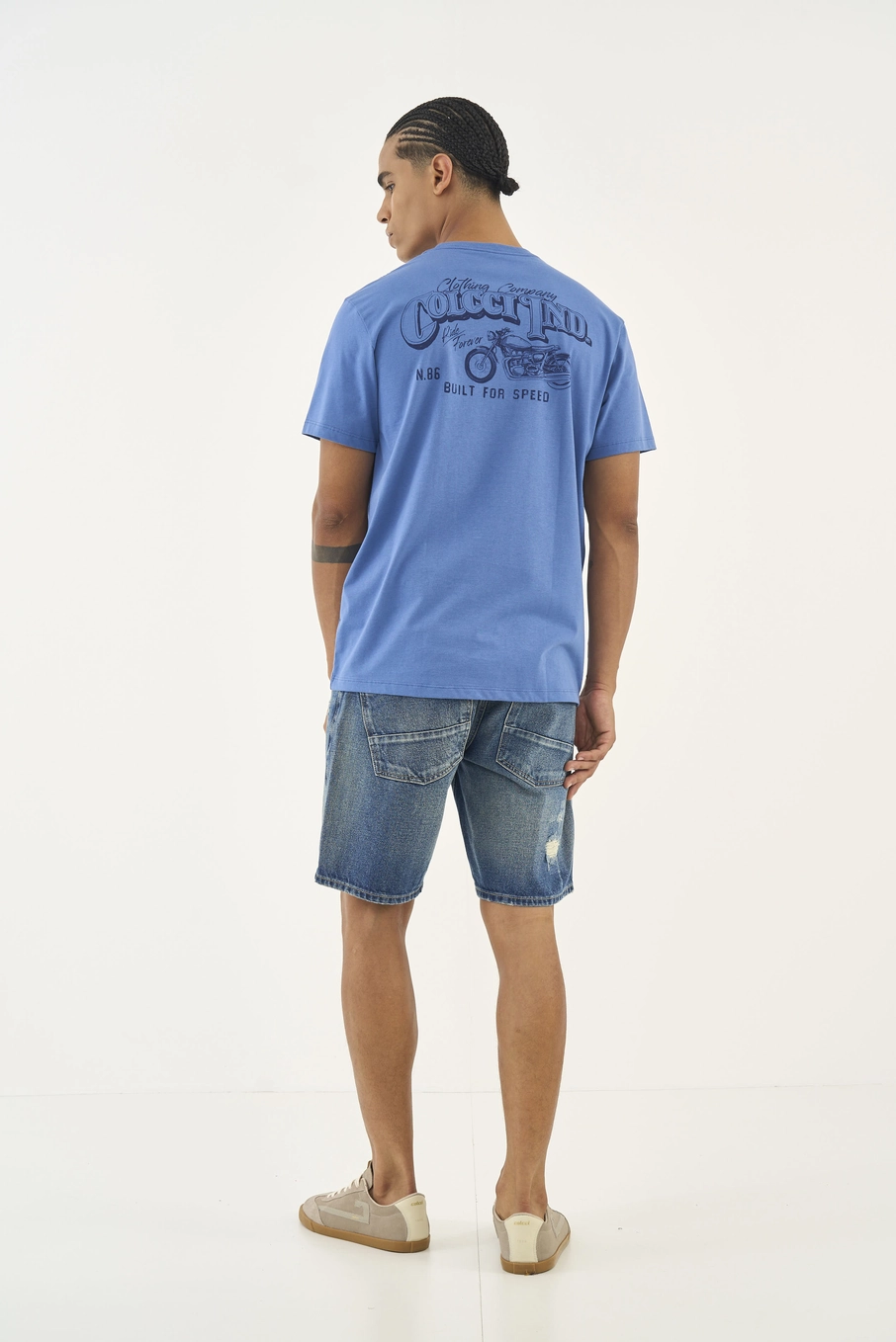 Camiseta Comfort Estampa Costas Azul