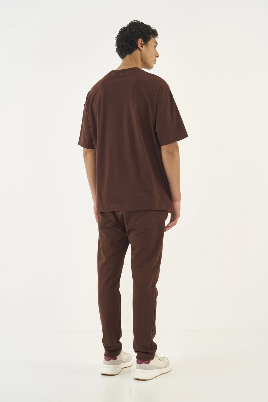 Camiseta Slim Com Logo Bordada Marrom