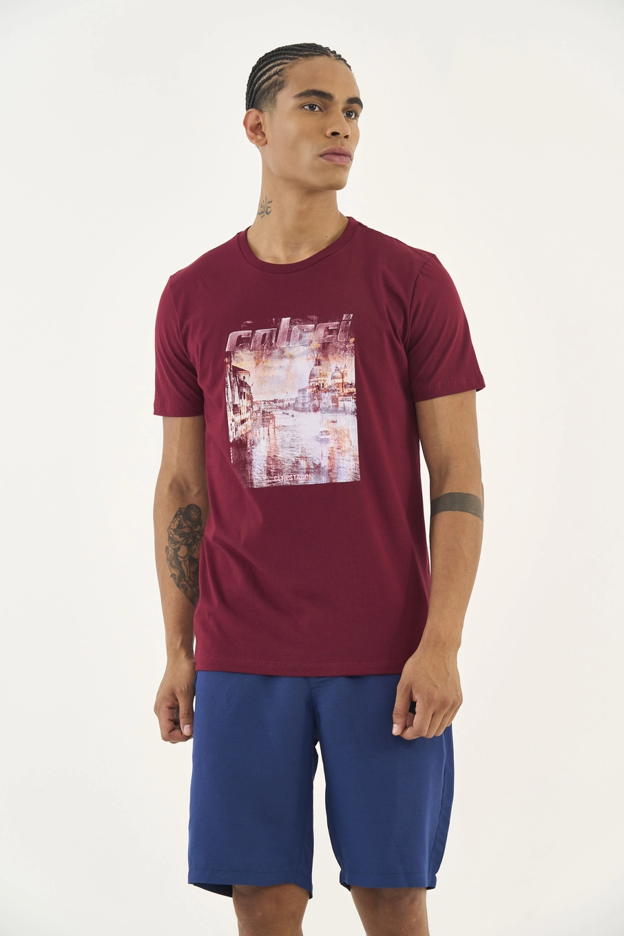 Camiseta Com Estampa Frontal Bordô
