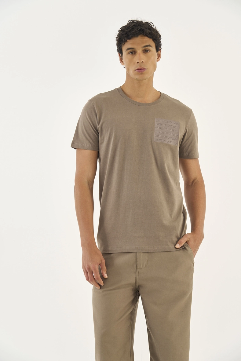 Camiseta Slim Com Detalhe Em Aplicação