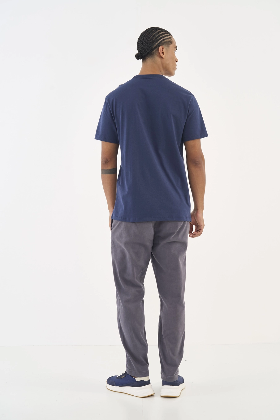 Camiseta Slim Com Bordado Azul