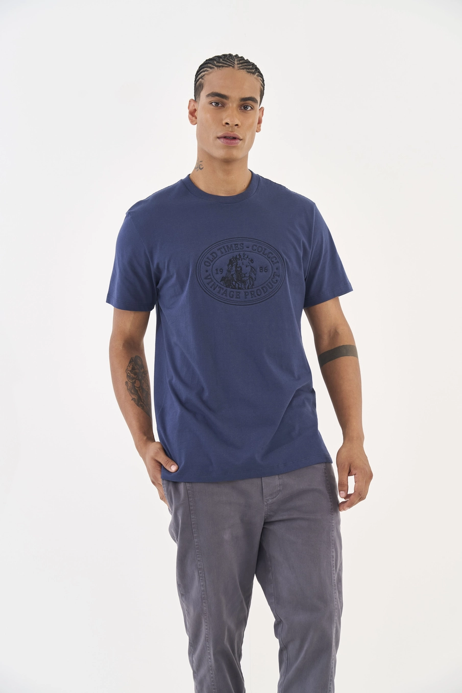 Camiseta Slim Com Bordado Azul