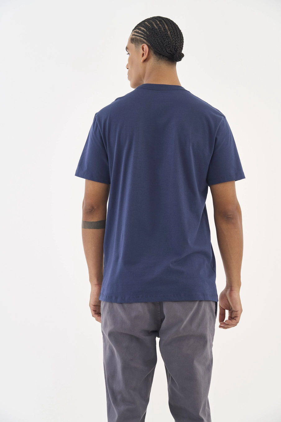 Camiseta Slim Com Bordado Azul