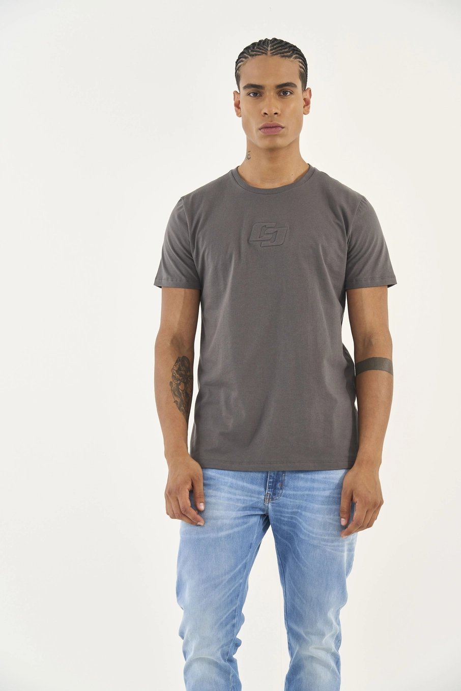Camiseta Slim Com Bordado Cinza