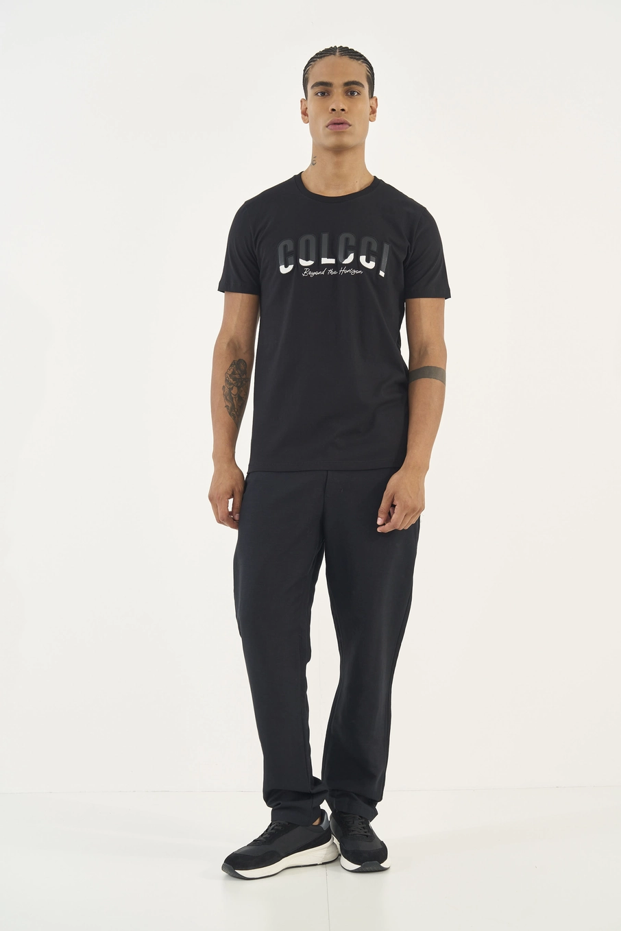 Camiseta Slim Com Bordado Preto
