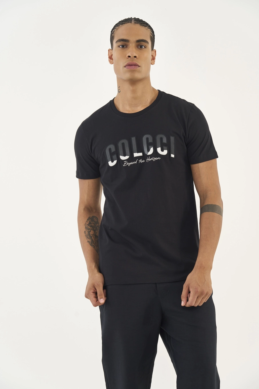 Camiseta Slim Com Bordado Preto