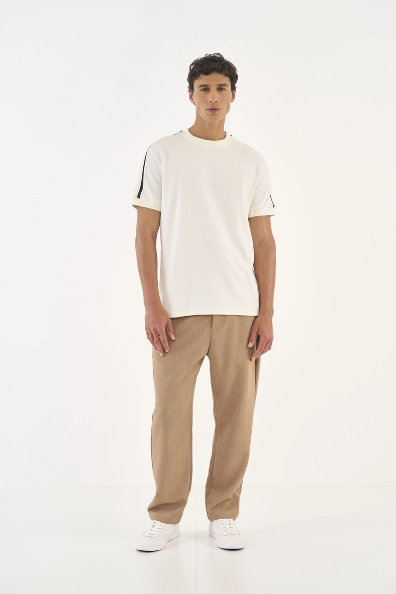 Camiseta Slim Com Detalhe Em Listras