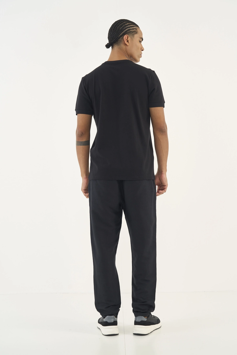 Camiseta Pima Placa Com Logo Preto