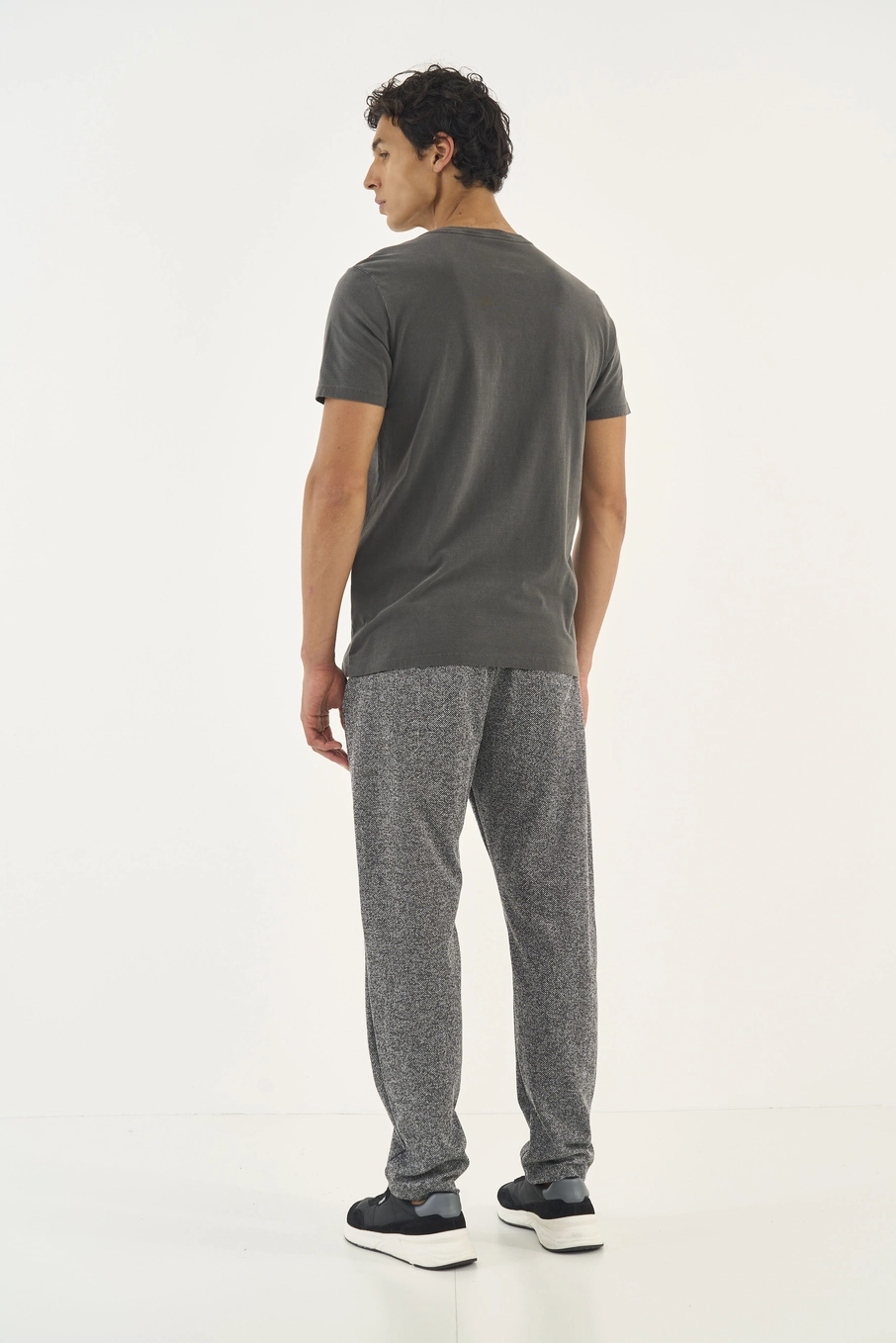 Camiseta Slim Com Estampa Em Logo Preto