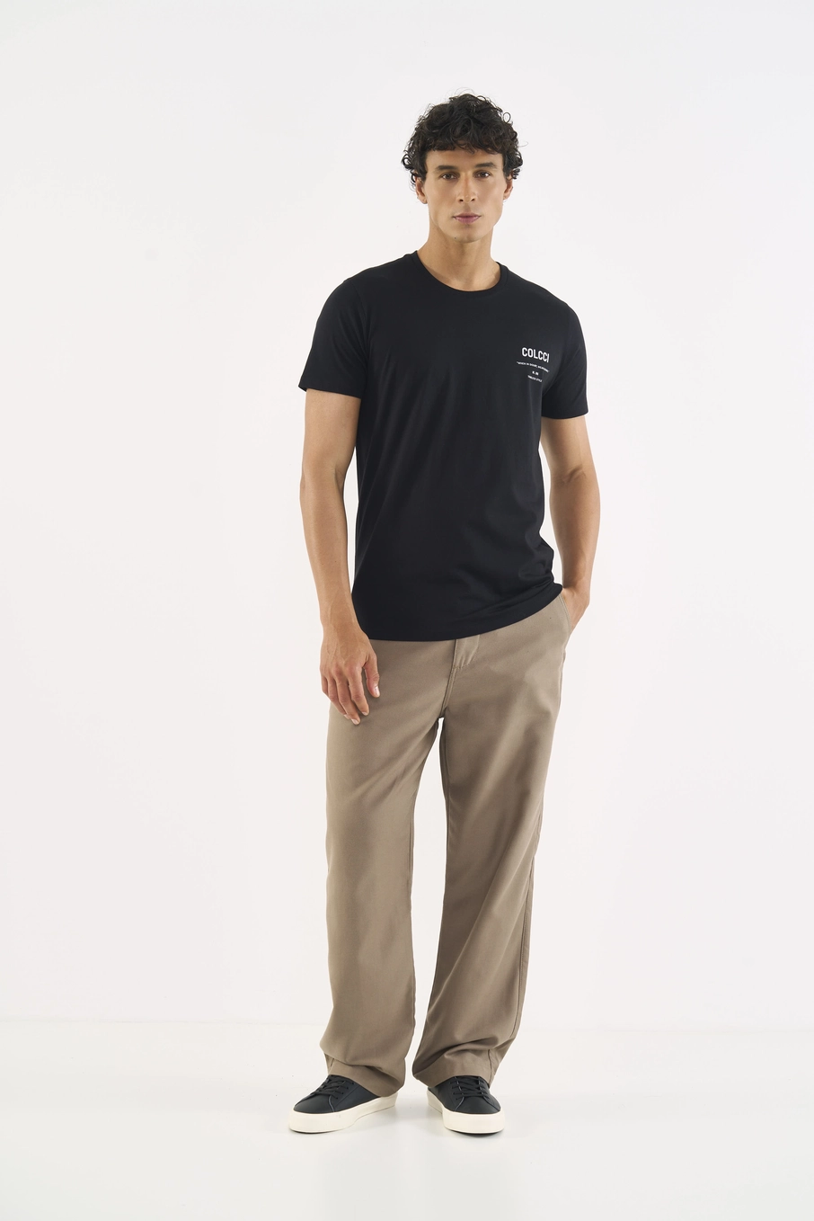 Camiseta Masculina Com Detalhe Em Estampa Preto