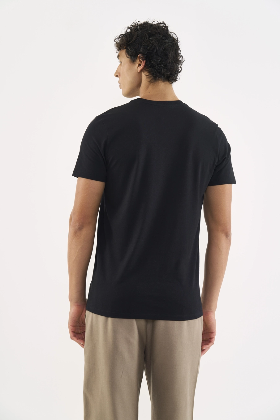 Camiseta Masculina Com Detalhe Em Estampa Preto