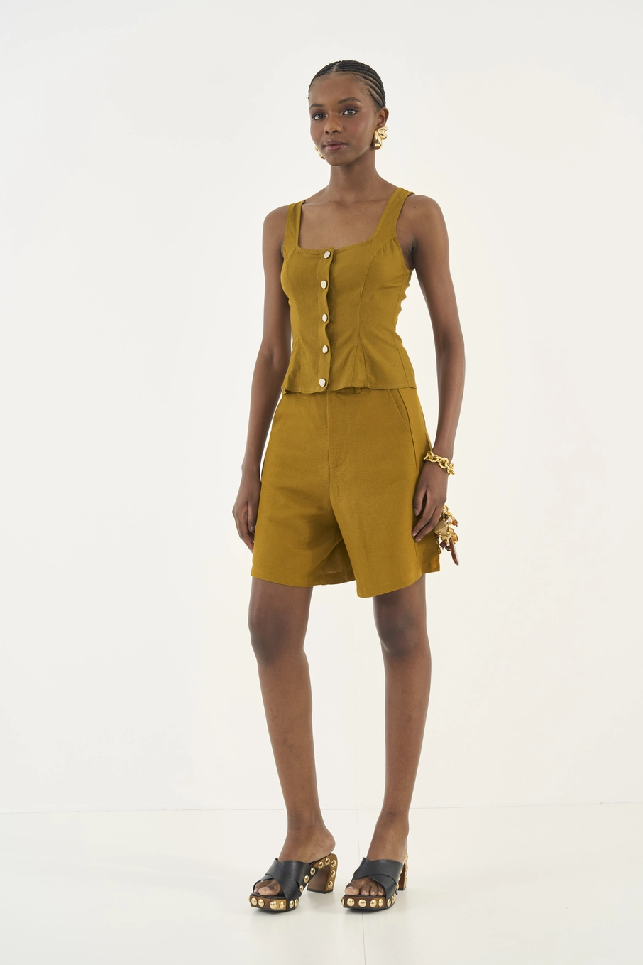 Blusa Comfort Com Botões Frontais Marrom