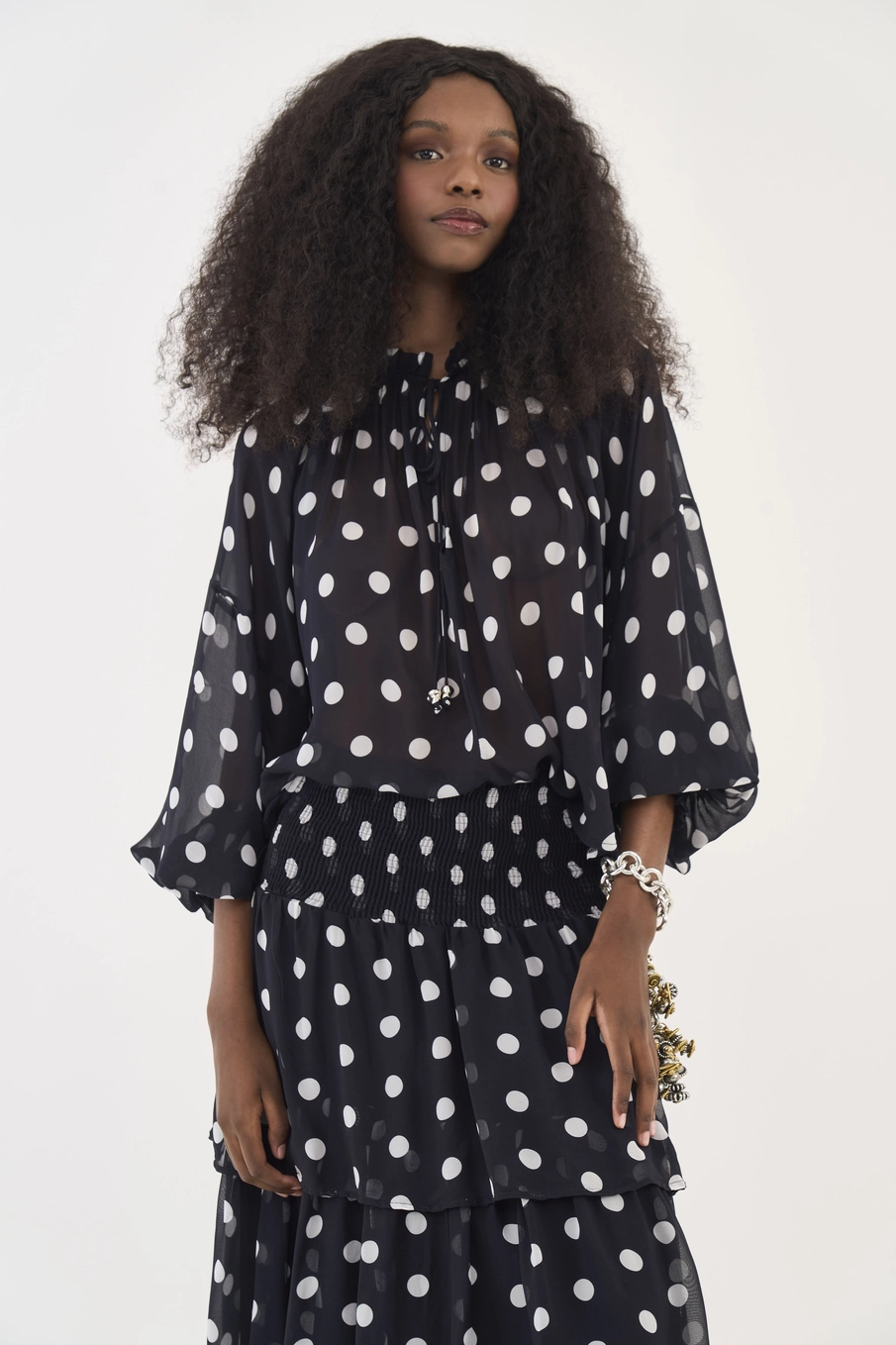 Blusa De Mangas Bufantes Poá Estampados