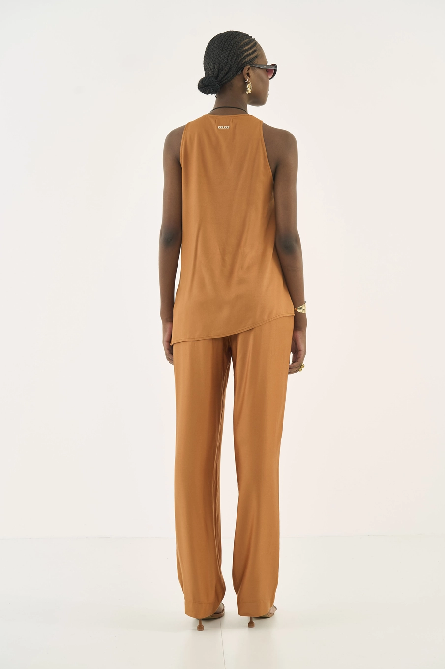 Blusa Alongada Comfort Assimétrica Bege