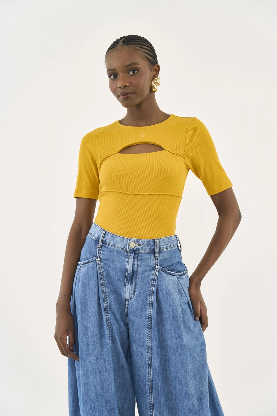 Blusa Slim Canelada Com Recorte Amarelo