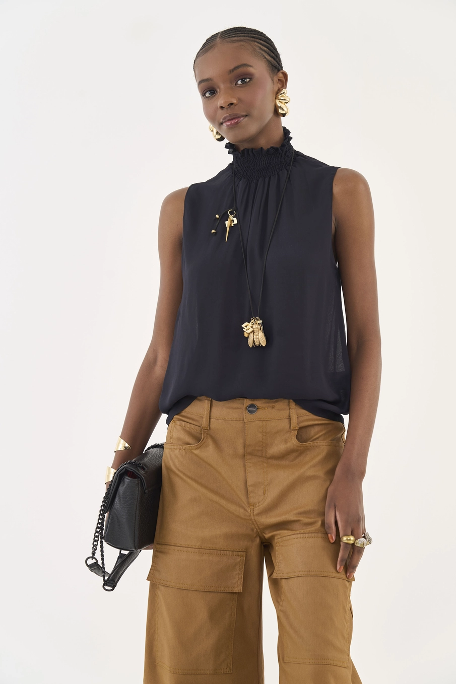 Blusa Fluida Comfort Gola Alta Preto