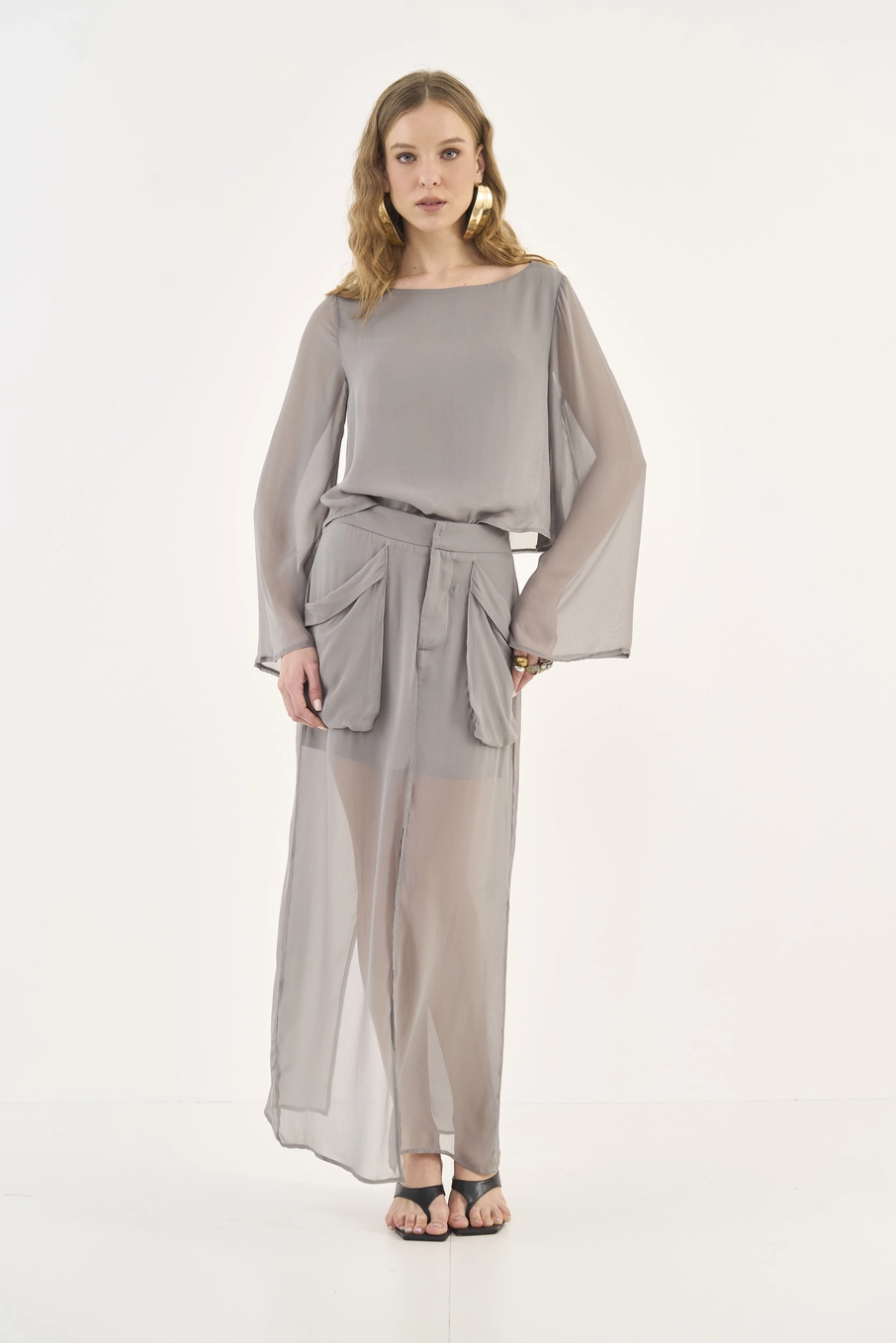 Blusa Solta Manga Longa Cinza