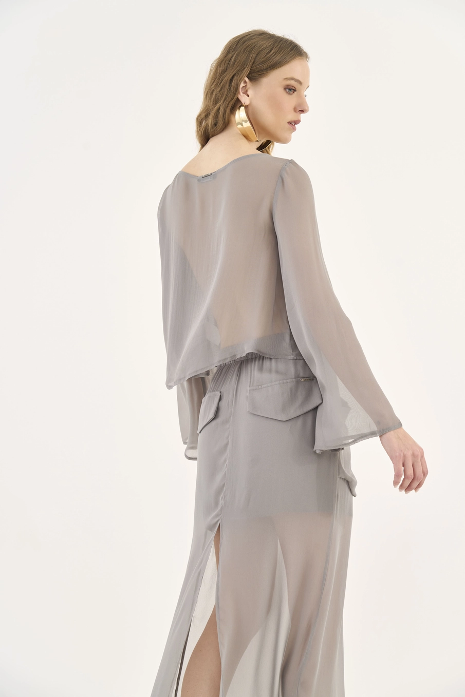 Blusa Solta Manga Longa Cinza