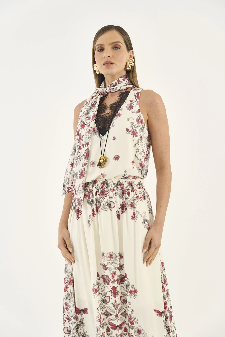 Blusa Comfort Estampada Com Renda Estampados
