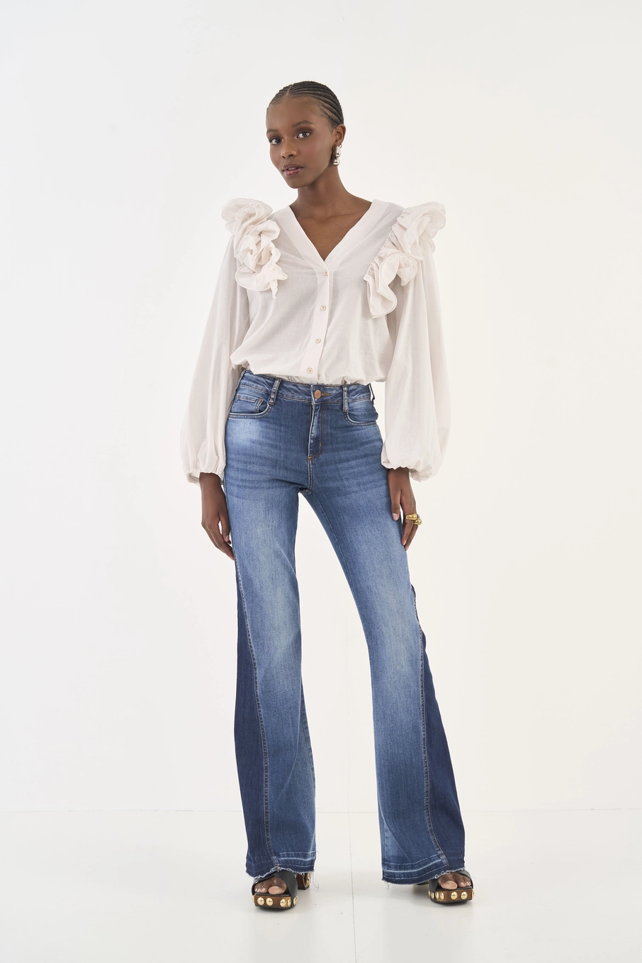 Blusa Mangas Bufantes E Babados Bege