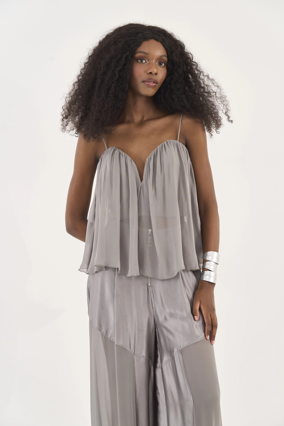 Blusa Chiffon Decote Coração Cinza