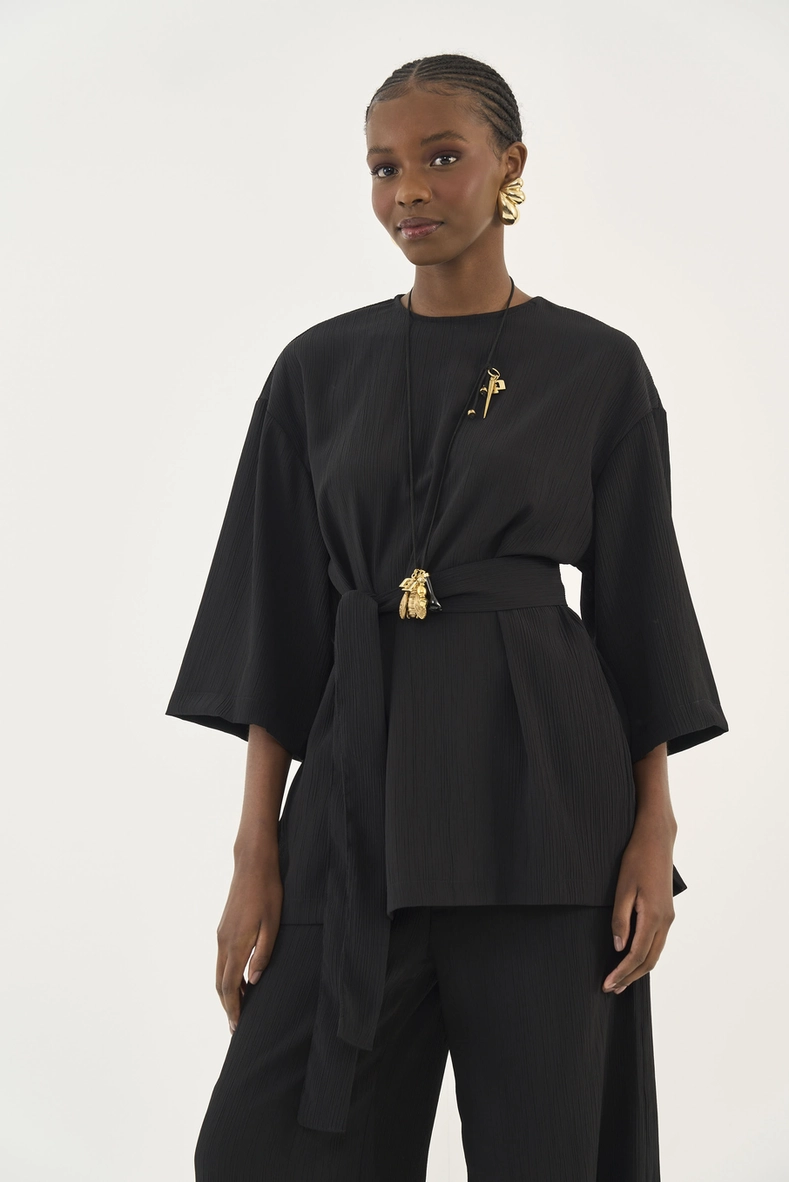 Blusa Ampla Alongada Com Faixa Para Amarração