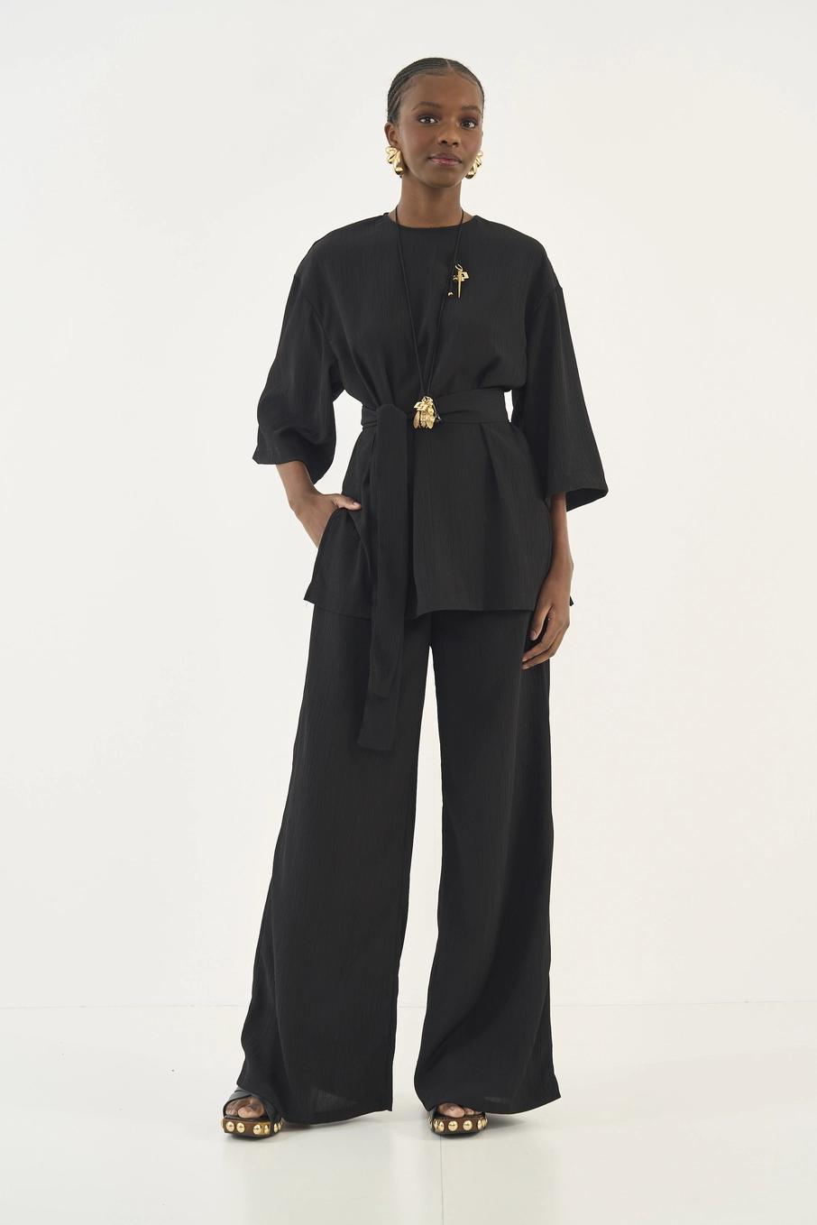 Blusa Ampla Alongada Com Faixa Para Amarração Preto