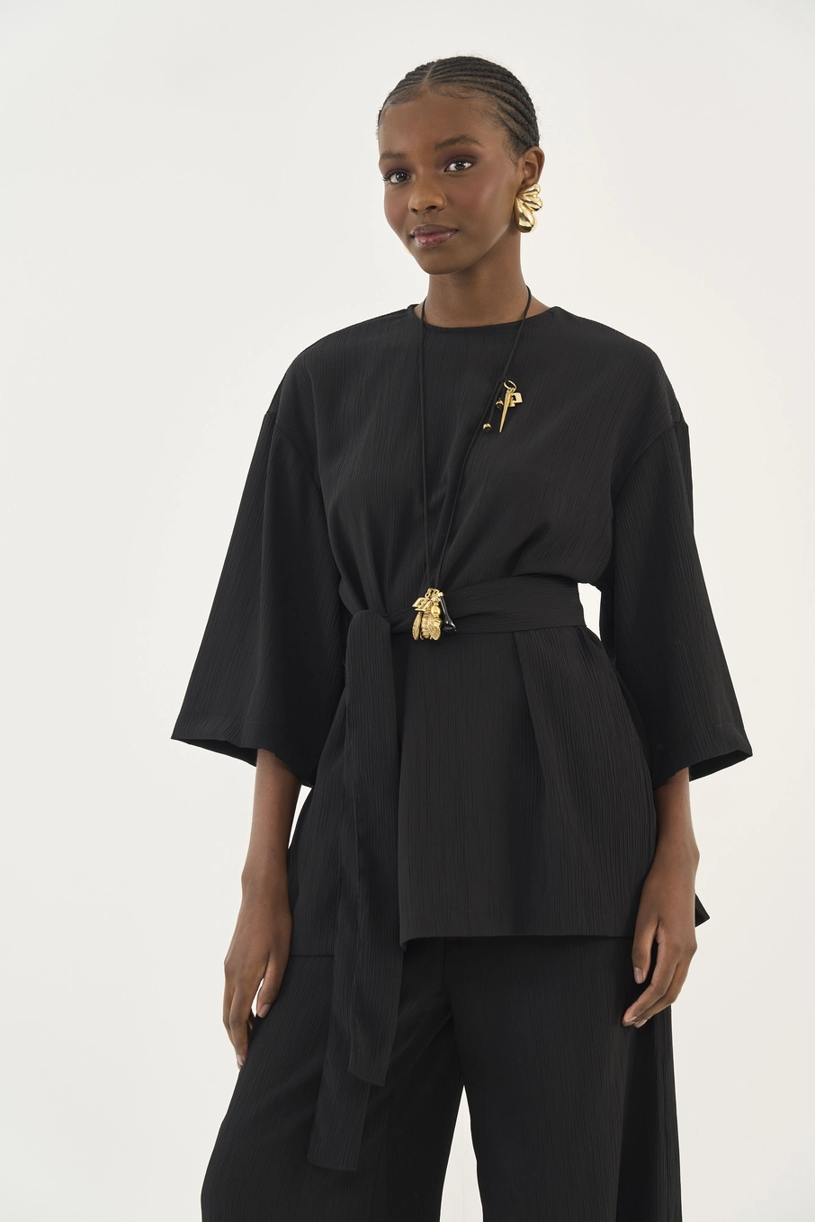Blusa Ampla Alongada Com Faixa Para Amarração Preto
