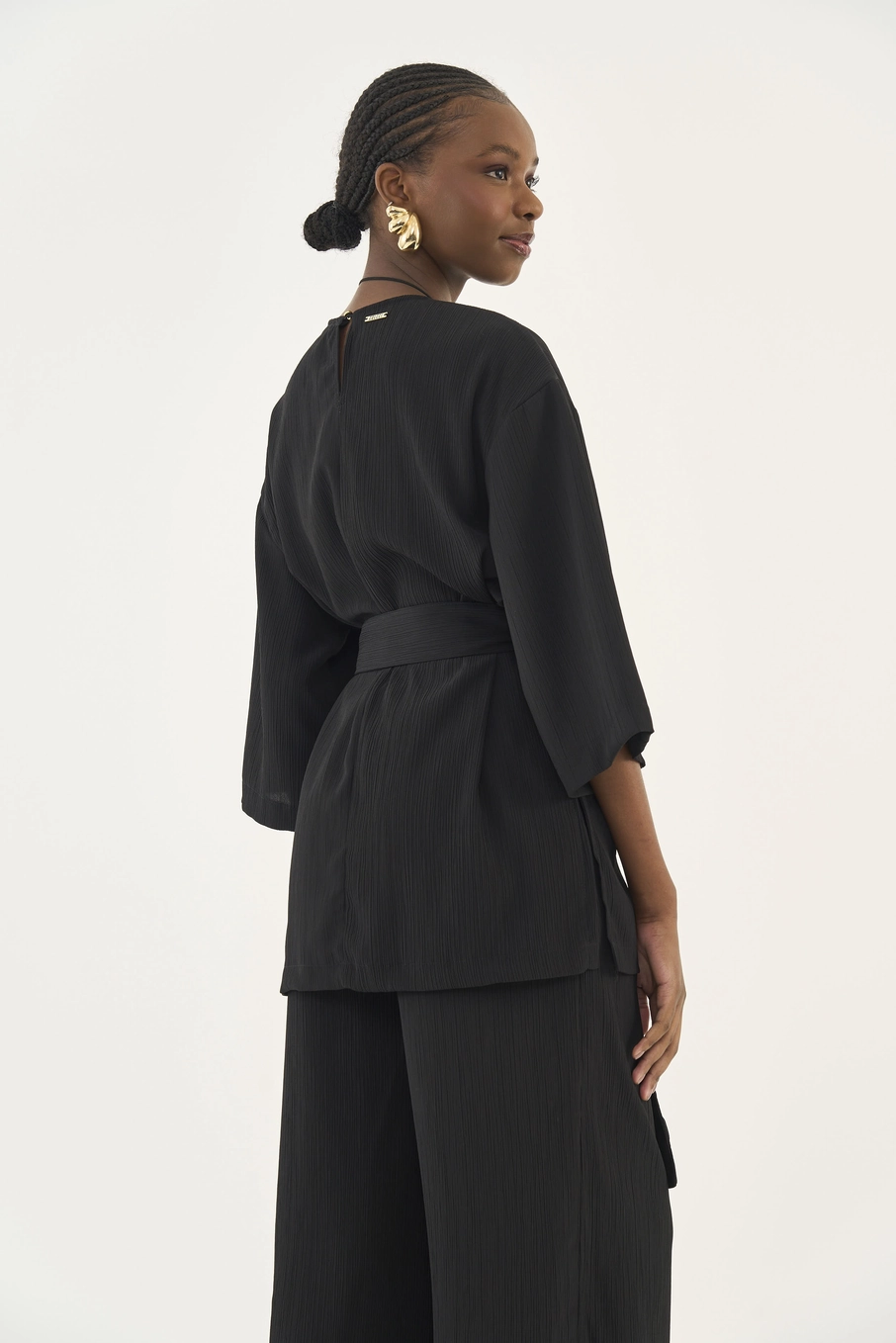 Blusa Ampla Alongada Com Faixa Para Amarração Preto