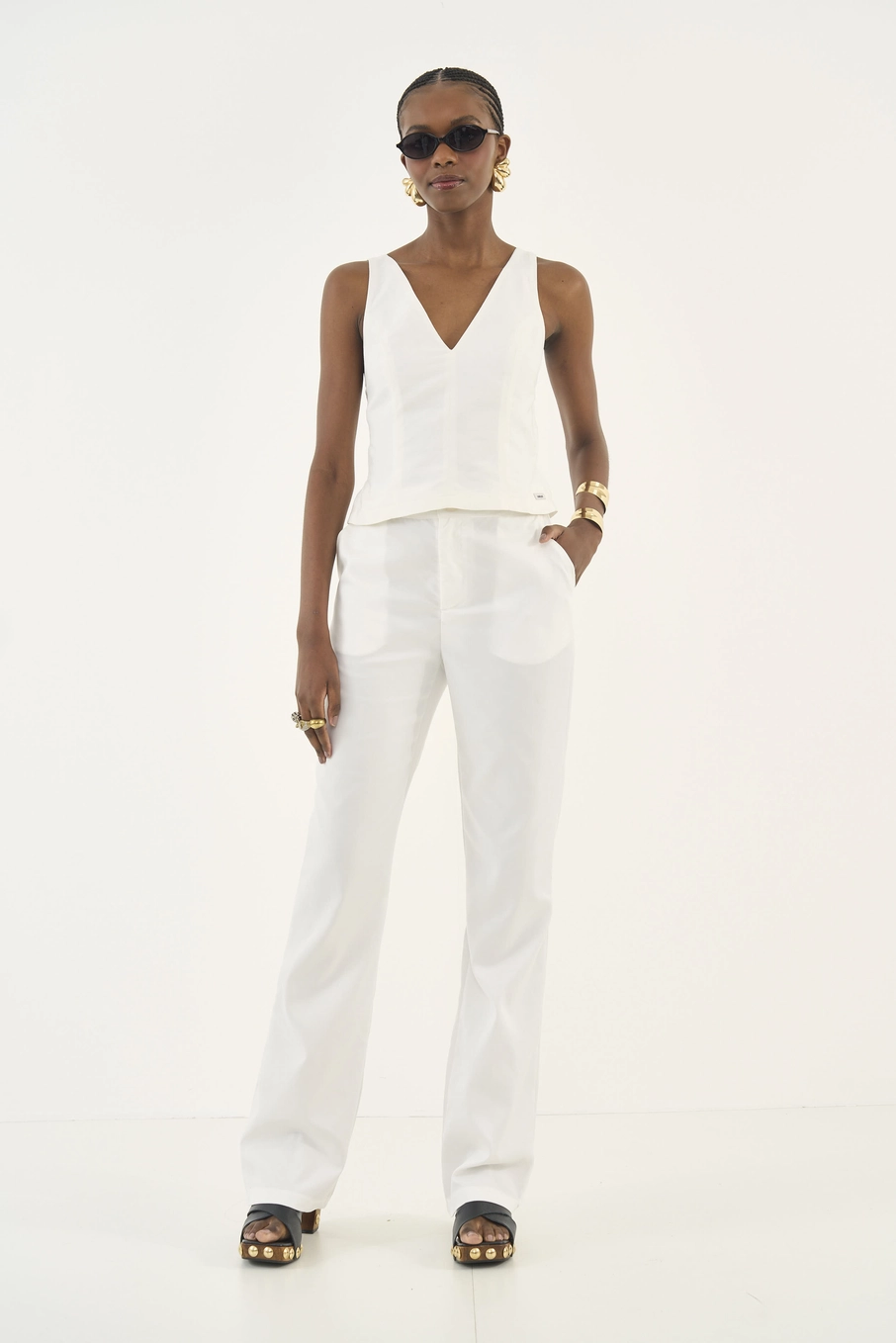 Blusa Comfort Com Linho Decote Em V Off Shell