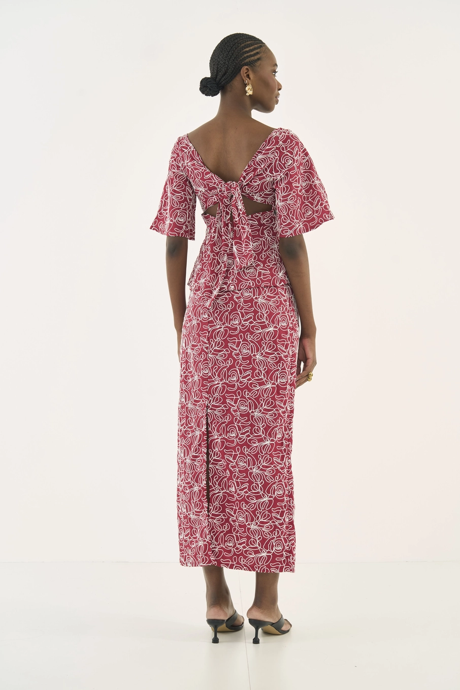 Blusa Acinturada Com Bordado Estampados