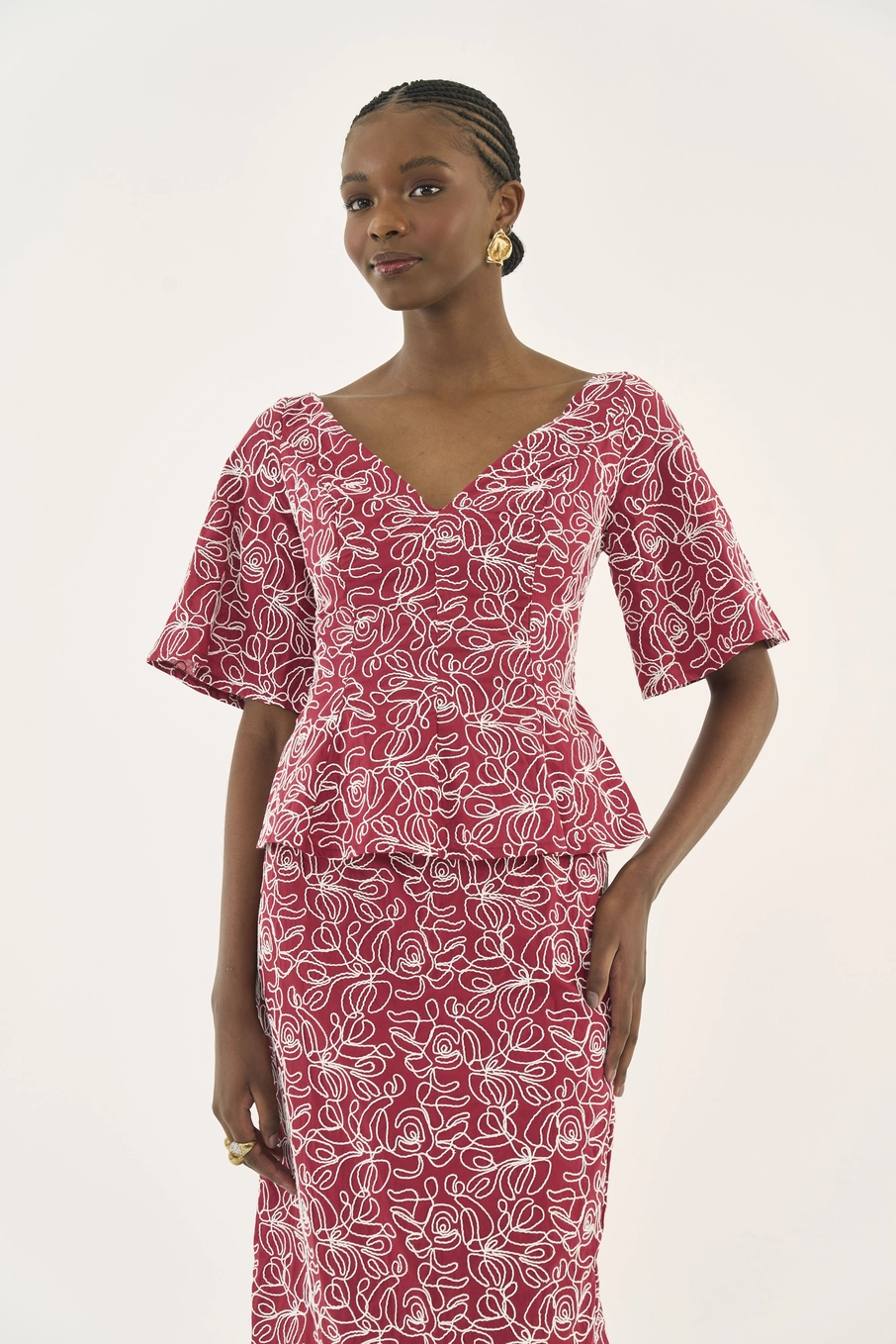Blusa Acinturada Com Bordado Estampados