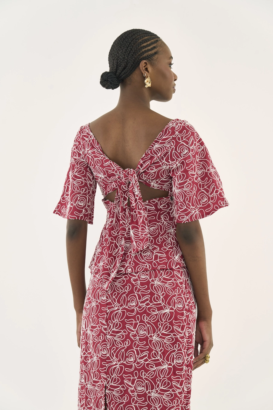 Blusa Acinturada Com Bordado Estampados