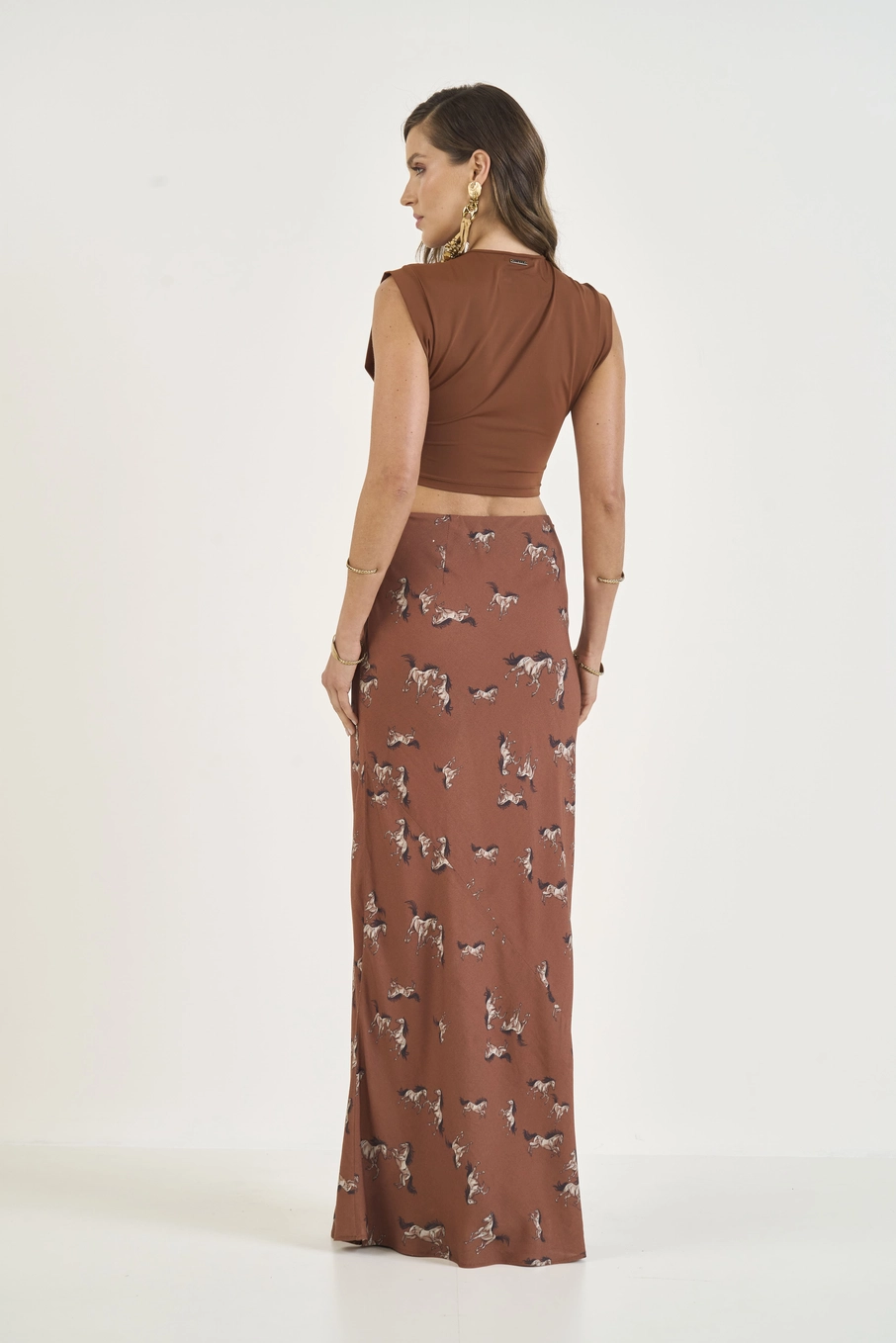 Blusa Slim Com Argola Marrom