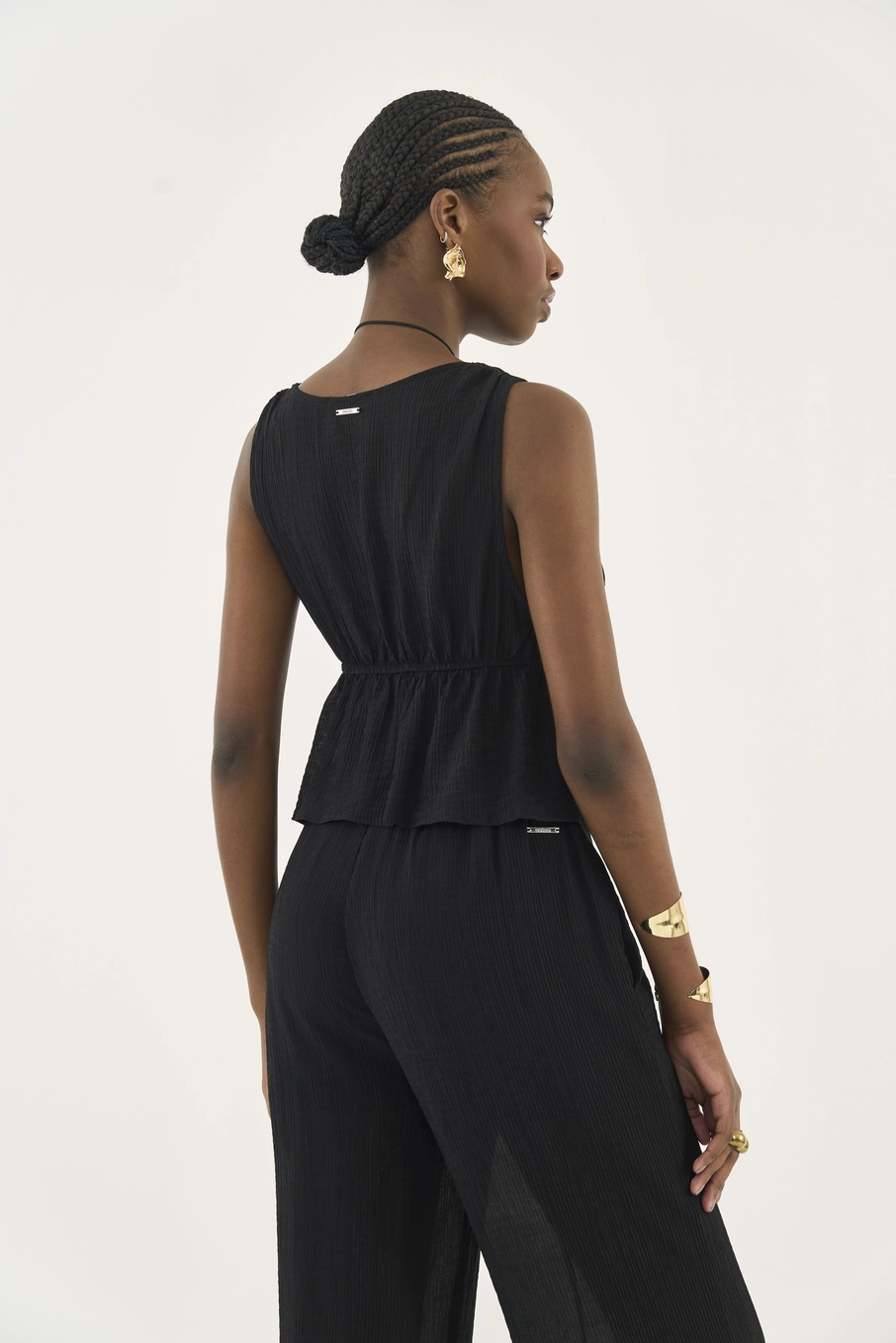 Blusa Decote V Com Recorte E Caimento Fluido Preto