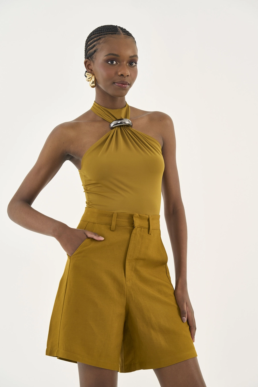 Blusa Slim Encurtada Com Metal Marrom