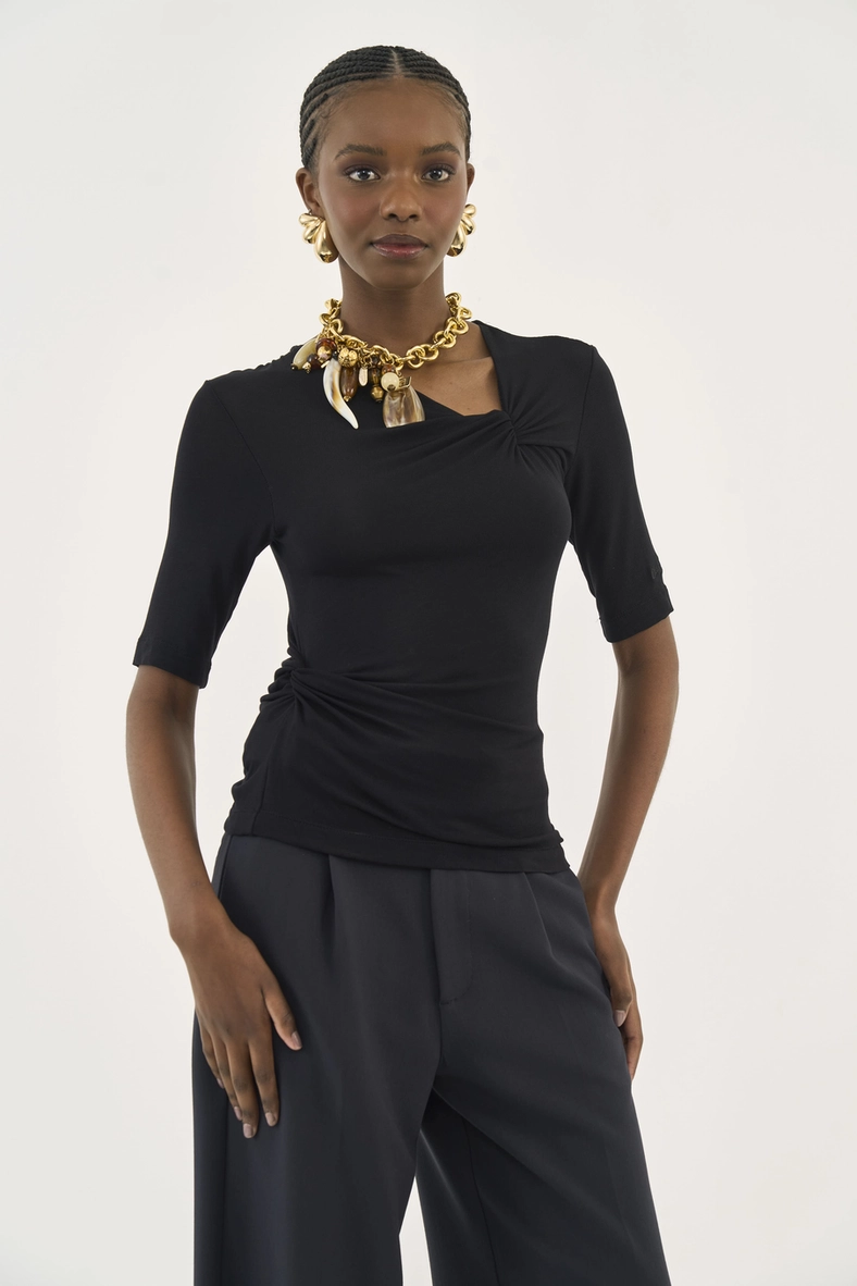 Blusa Slim Assimétrica Com Nó