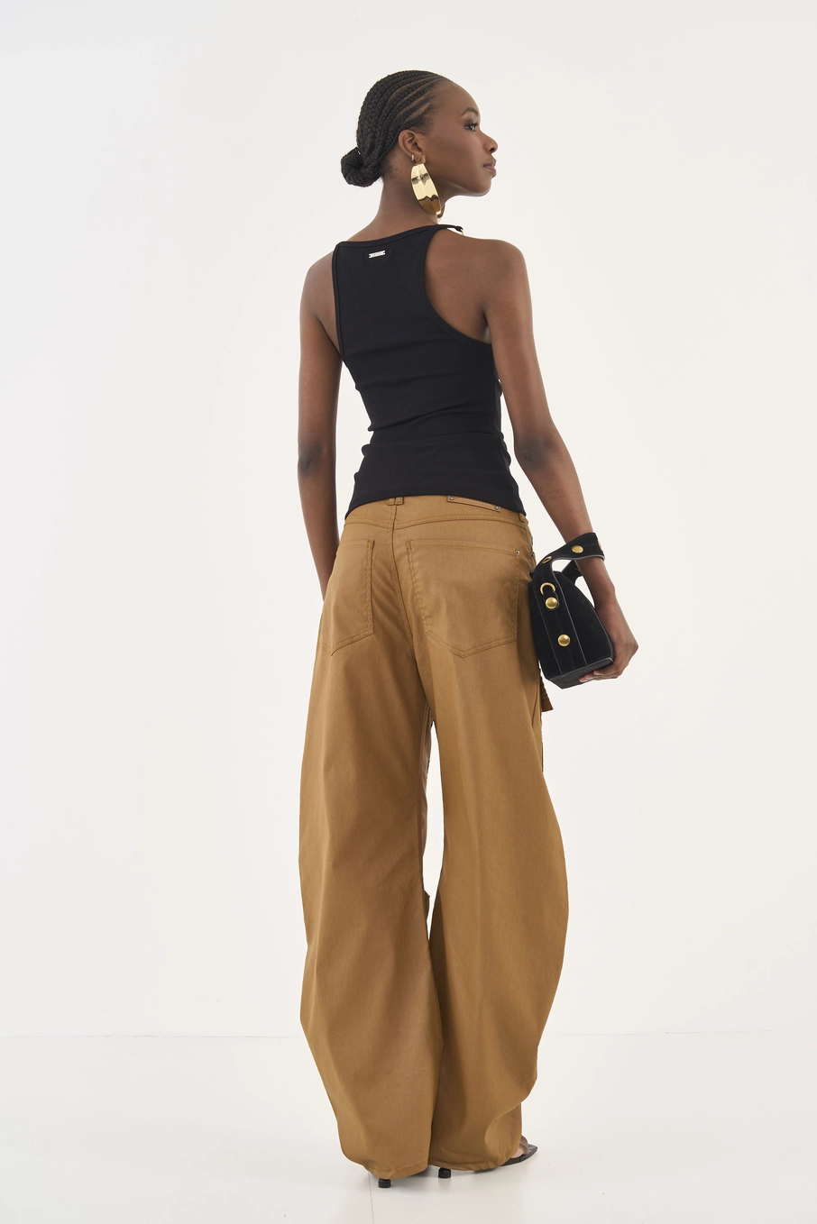 Blusa Slim Canelada Com Detalhe Em Metal Preto