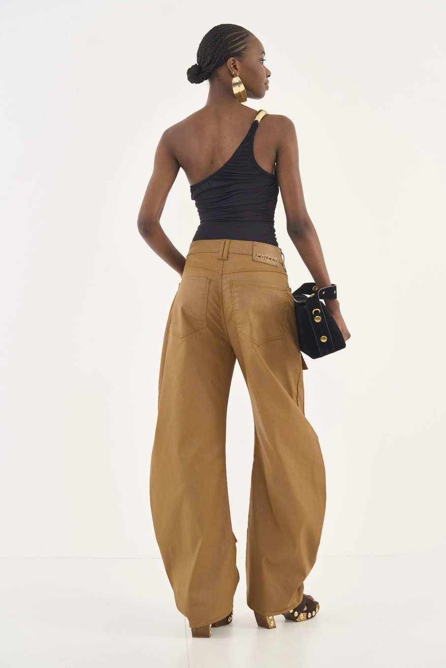 Blusa Slim Uma Alça E Franzido Lateral Preto