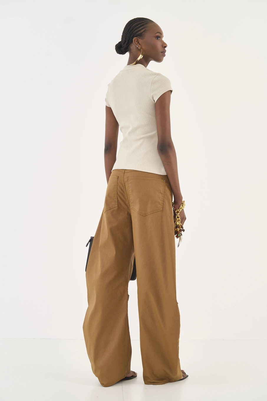 Blusa Slim Canelada Com Recorte Bege