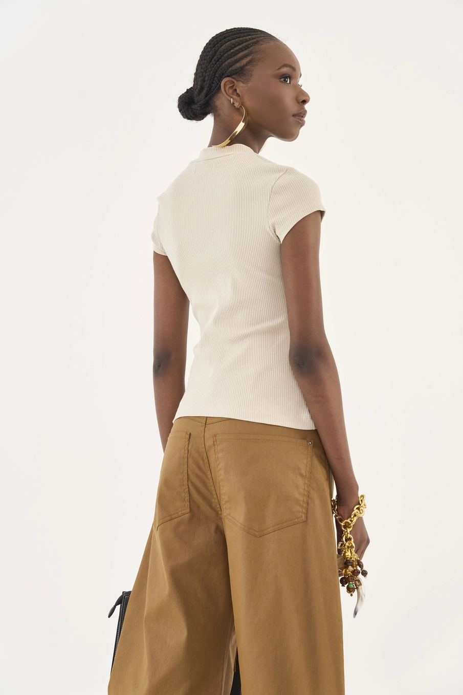 Blusa Slim Canelada Com Recorte Bege