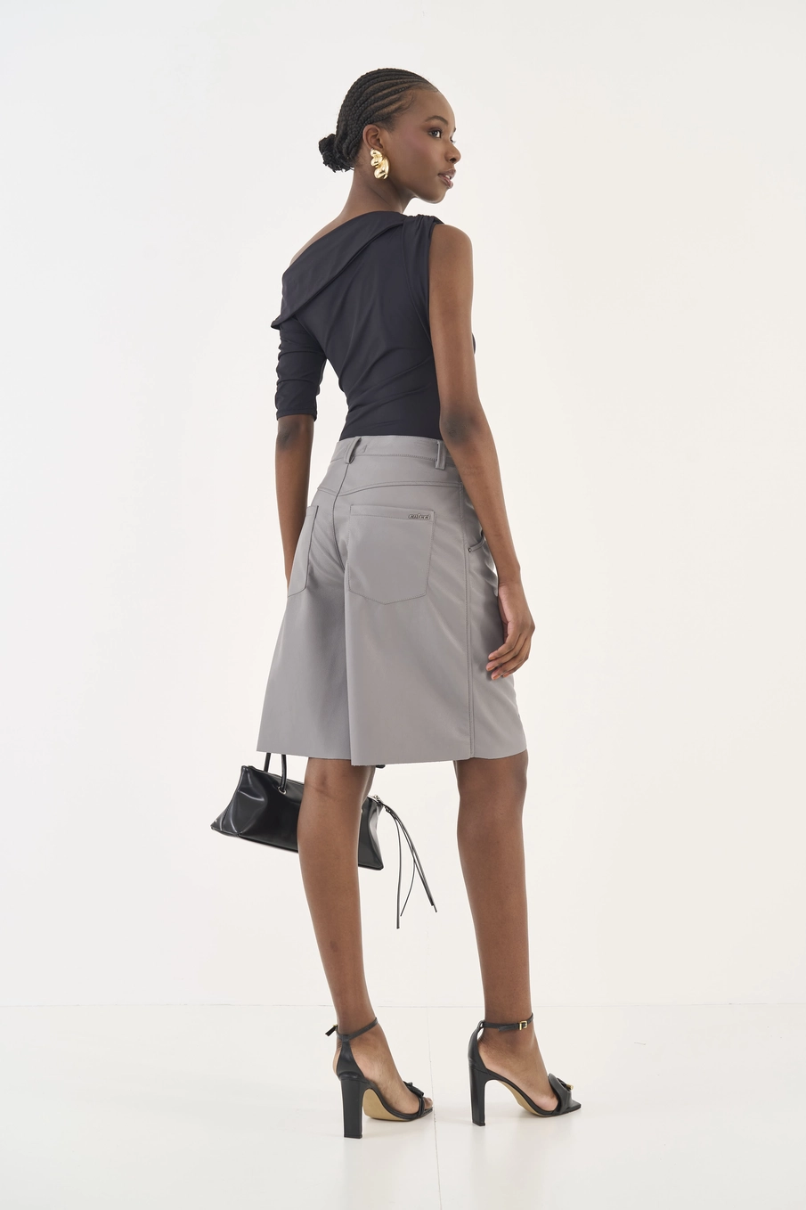 Blusa Slim Assimétrica Preto