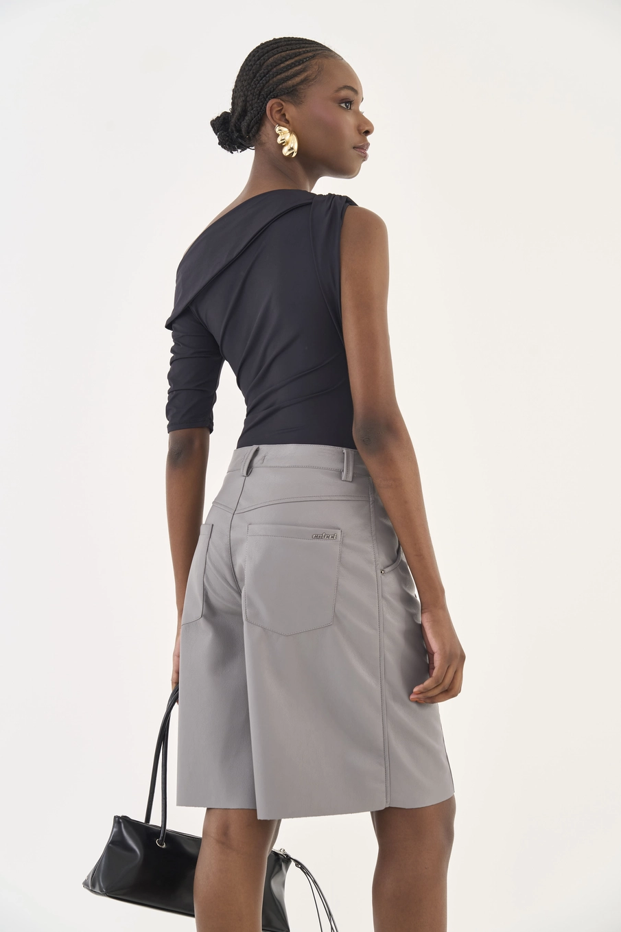 Blusa Slim Assimétrica Preto