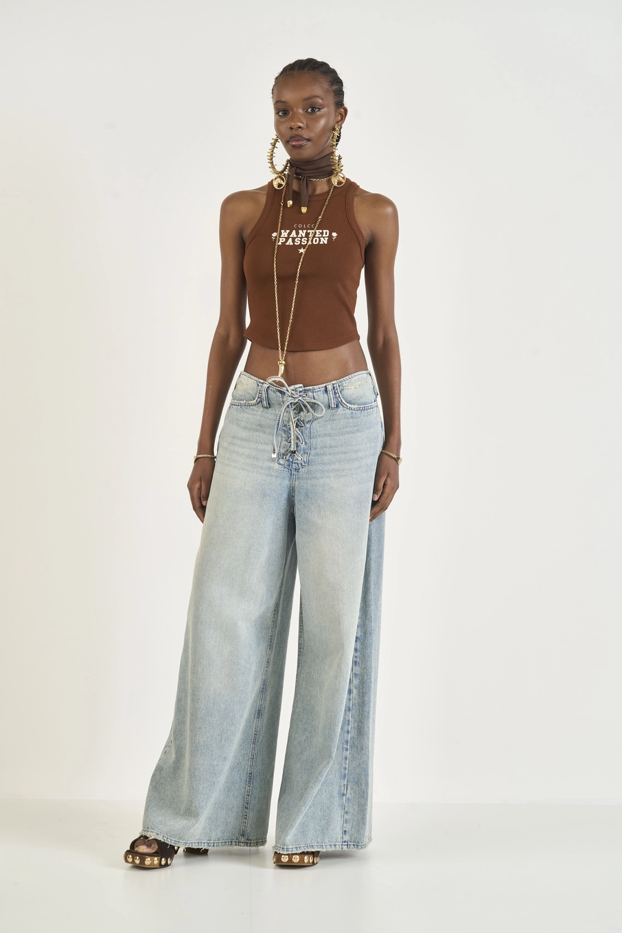 Regata Canelada Cropped Com Estampa Marrom