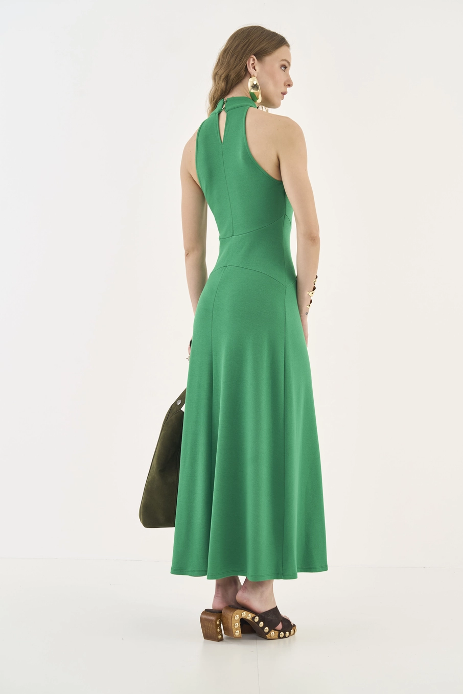 Vestido Midi Fluido Halter Com Fenda Lateral Verde Vanity