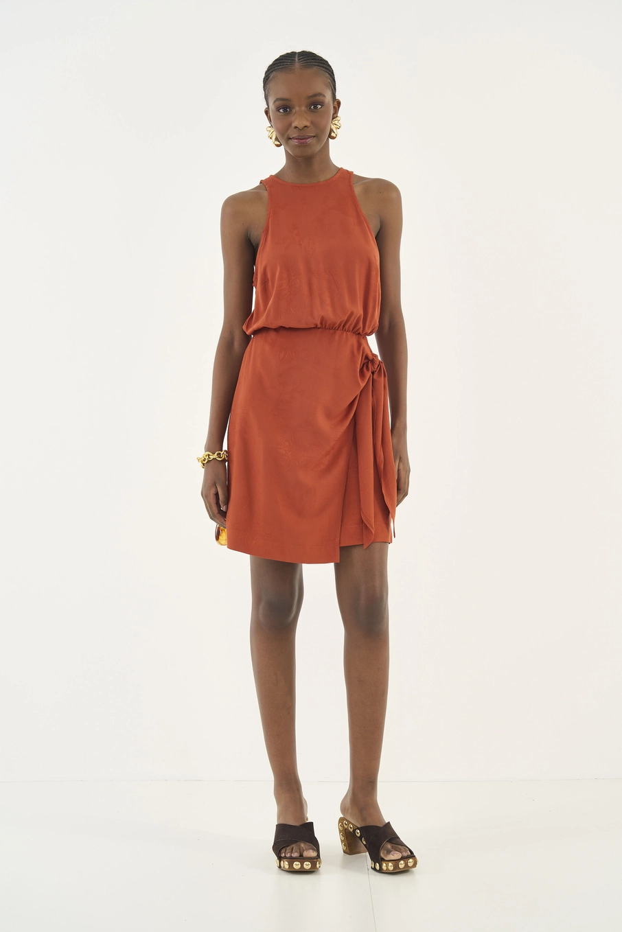 Vestido Fluido Acinturado Com Transpasse Marrom
